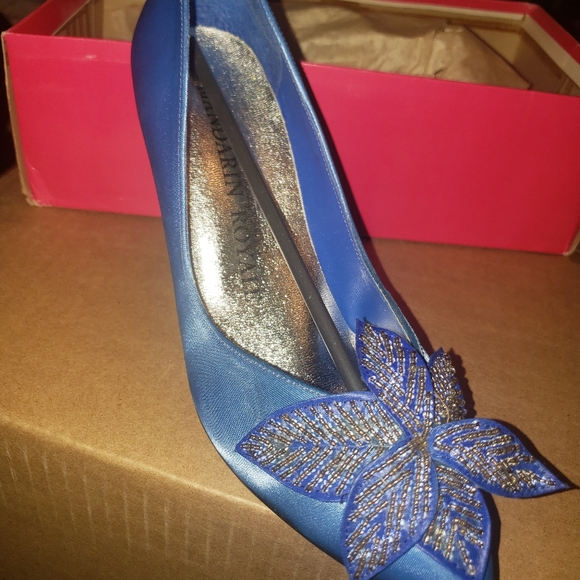Size 6.5 woman's heels - Picture 1 of 3